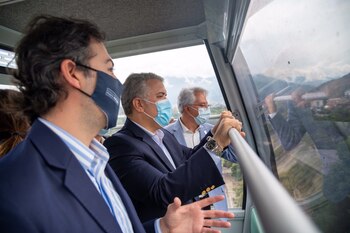 Iván Duque a bordo de