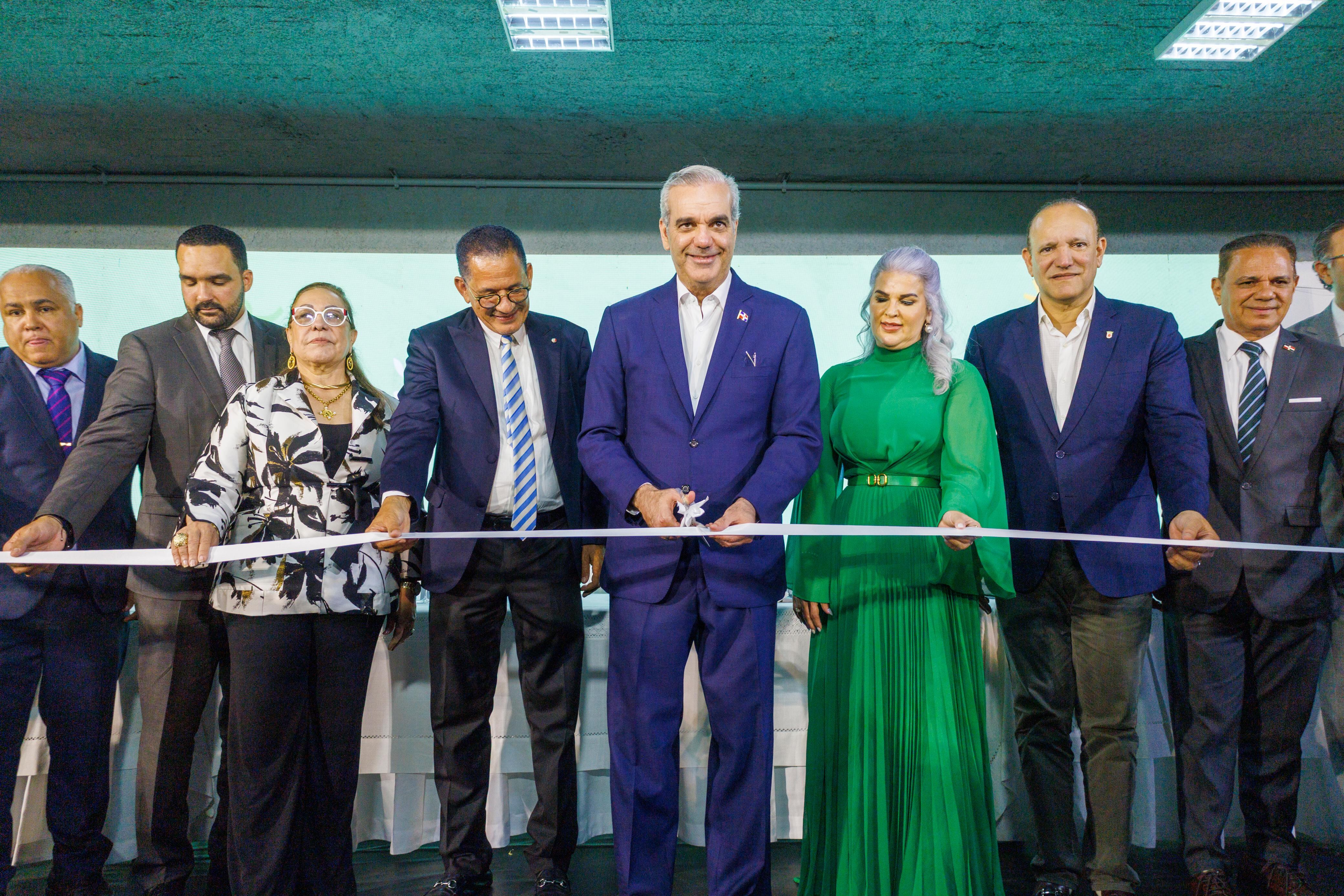 Amaprosan y otras organizaciones afirmaron que la recuperación del mercado fortalecerá la actividad comercial y mejorará condiciones sanitarias, sociales y ambientales. (Foto cortesía Presidencia de la República Dominicana)
