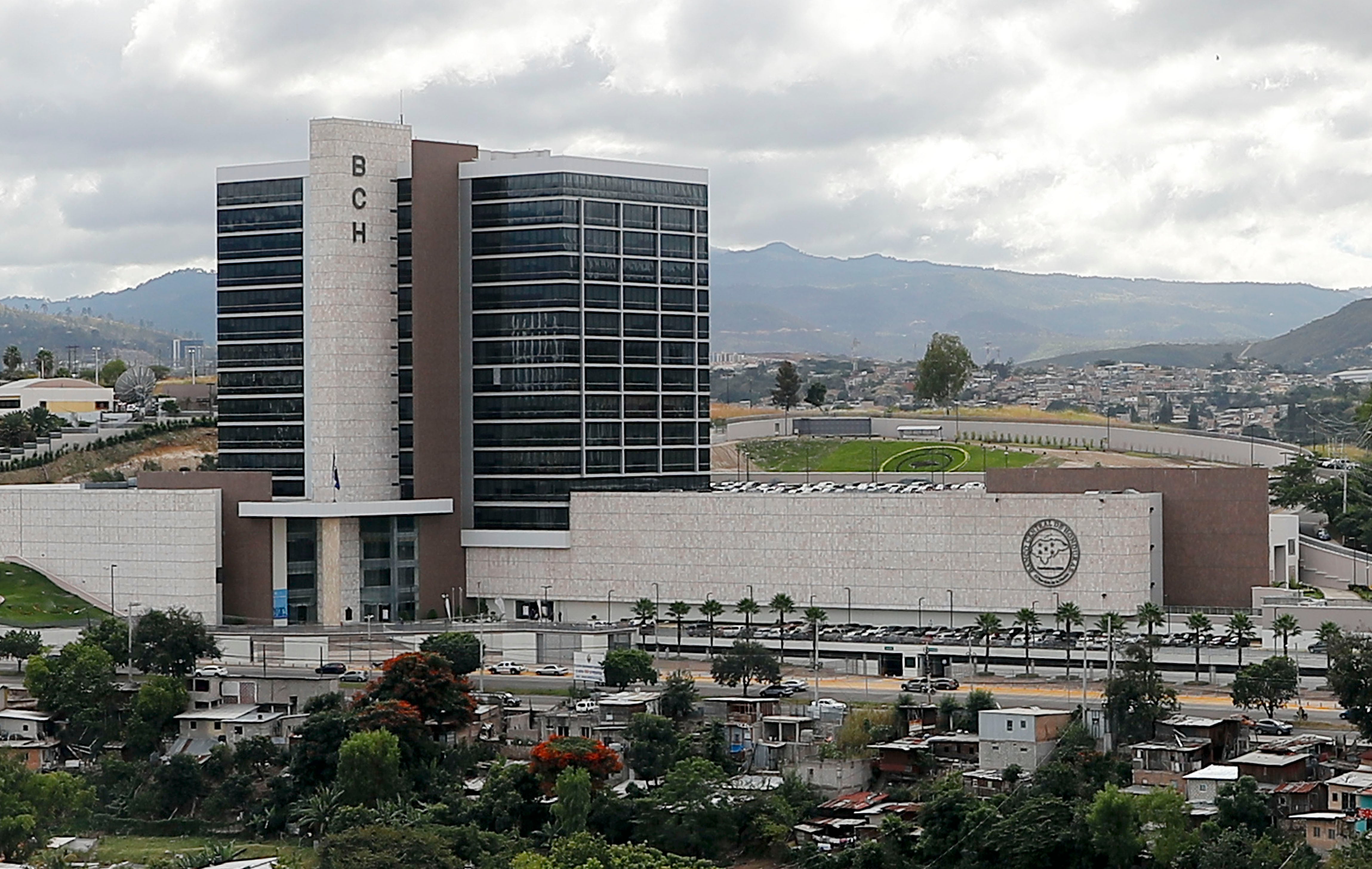 El Banco Central de Honduras reportó que el 86% de las remesas recibidas se destina a cubrir alimentación, salud, educación y consumo diario. EFE/Gustavo Amador