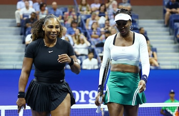 La rutina de Serena y Venus Williams combina ejercicio cardiovascular, entrenamiento de fuerza, movilidad y recuperación física para sostener el rendimiento (REUTERS)