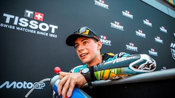 David Alonso sufre una caída y se despide de la carrera y del podio en el GP de Alemania