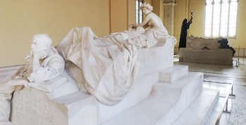 Sepulcro de Sagasta en el