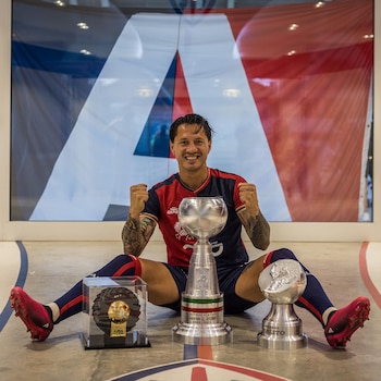 Gianluca Lapadula y los premios
