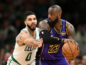 La dimensión humana y la camaradería en el vestuario de Boston Celtics refuerzan la constancia y el profesionalismo de Jayson Tatum (Brian Fluharty-IMAGN IMAGES via Reuters Connect)