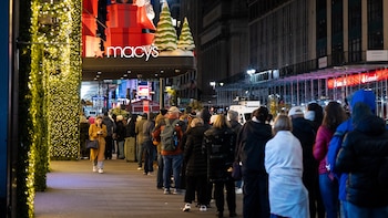 Mujer arrestada tras salir de