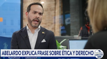 La postura del candidato respecto a la separación conceptual entre moral pública y leyes despertó respuestas críticas, especialmente tras referirse a periodistas con términos despectivos