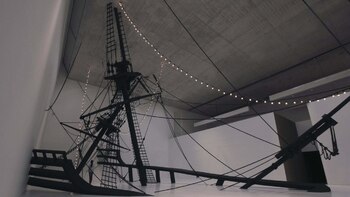 El imprescindible precede al héroe: