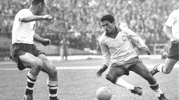 Garrincha fue bicampeón mundial con