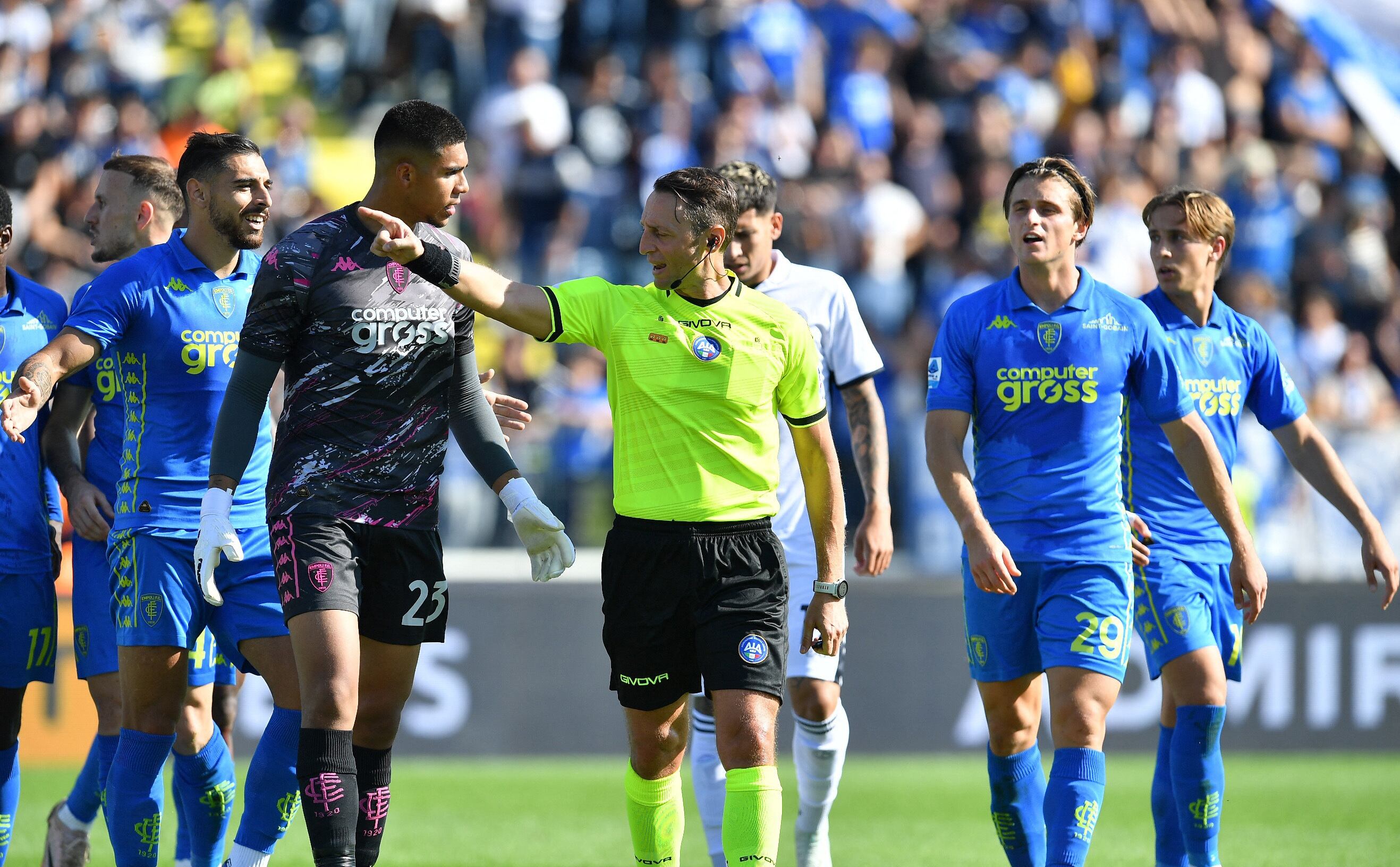 Devis Vásquez tiene el objetivo de salvar la categoría con Empoli para ser renovado, o volverá a Milan - crédito Jennifer Lorenzini/REUTERS