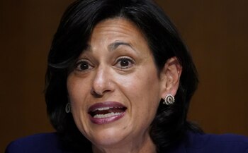 La directora de los CDC, Rochelle Walensky, contó que todavía no hay datos sobre la gravedad de los casos de viruela del mono en personas ya vacunadas/ REUTERS/Kevin Lamarque