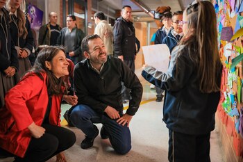 La Secretaría de Educación de Bogotá sostuvo que la regulación del celular responde al impacto de las pantallas en la atención, la convivencia y la interacción social - crédito Alcaldía
