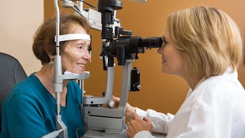 Las cataratas se forman cuando