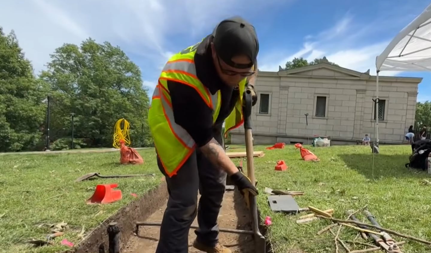 La zanja hallada en Breed’s Hill confirmó el mapa que Henry Pelham dibujó dos meses después de la batalla de Bunker Hill (CBS Boston)