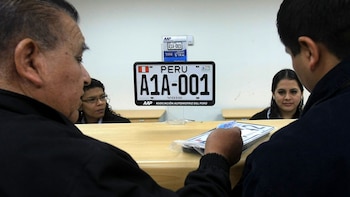 Cambio de placas se inicia