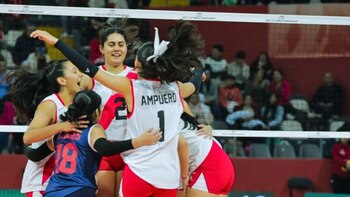 A qué hora juega Perú