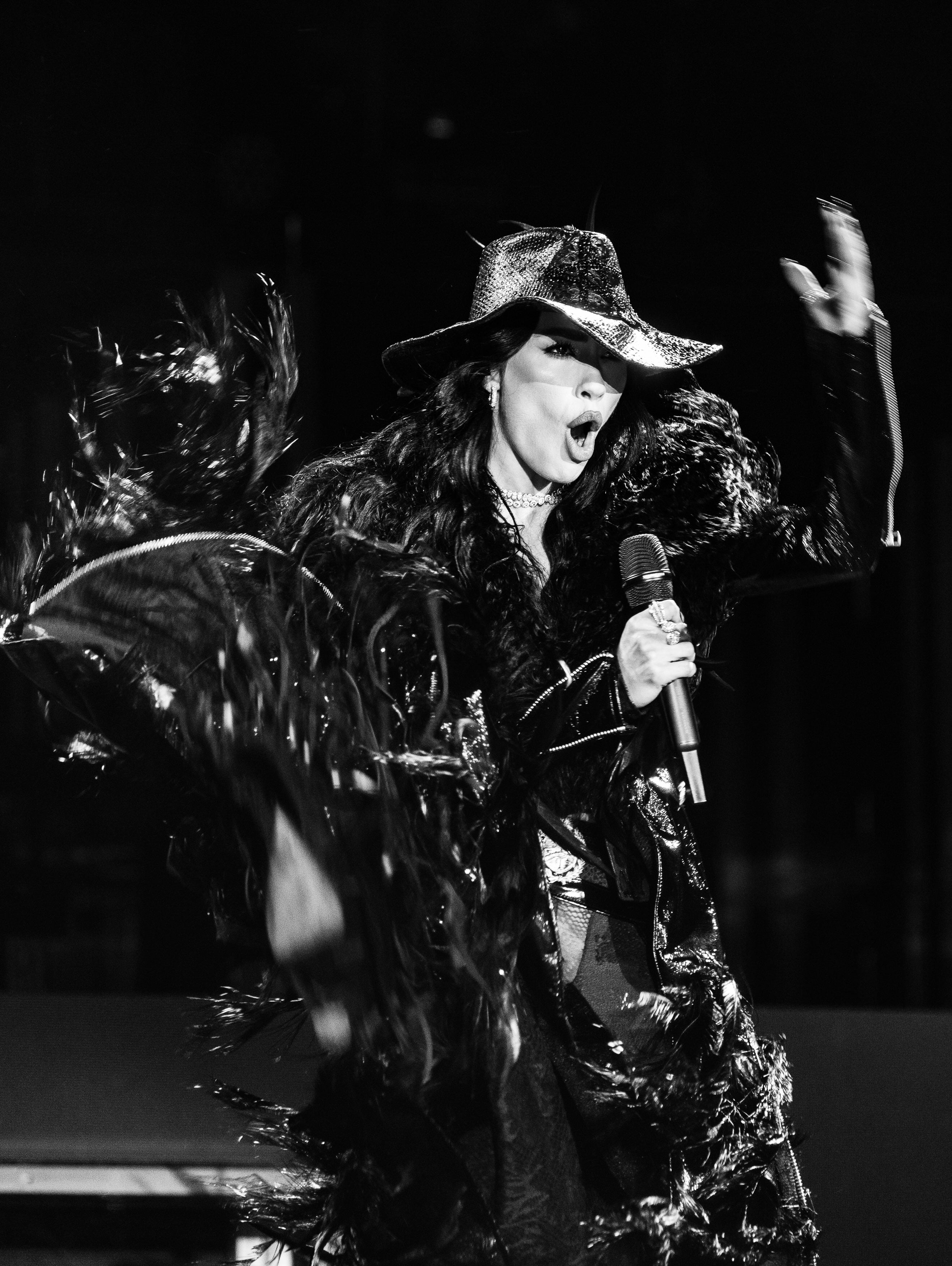 La cantante argentina Lali Espósito actúa sobre el escenario durante su concierto en el Estadio River Plate.