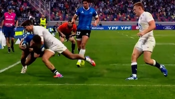 Polémica por el try anulado a Los Pumas tras cuatro minutos de revisión en la última jugada ante Inglaterra: “Me voy a guardar cosas”