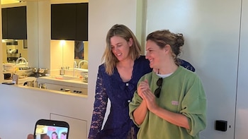 Bernardita Barreiro celebró su cumpleaños en Madrid junto a Agustina Macri: amigos, banquete y tres tortas