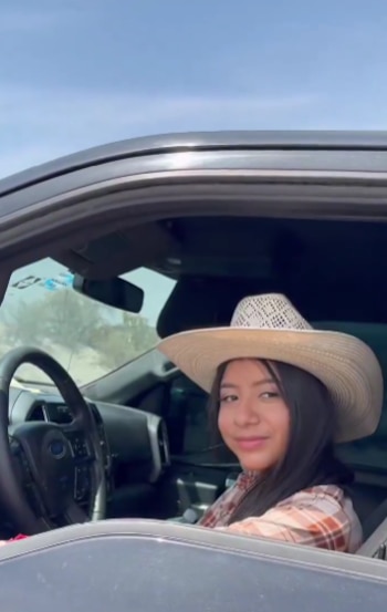 La celebración potosina generó comparaciones con la famosa fiesta viral de 2016 debido a su convocatoria abierta y la enorme repercusión del video.