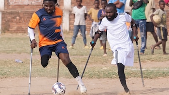 El fútbol como forma de reconstrucción: víctimas de la guerra participaron del primer torneo para amputados en el Congo