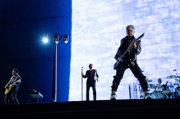 U2 sorprende con un mini