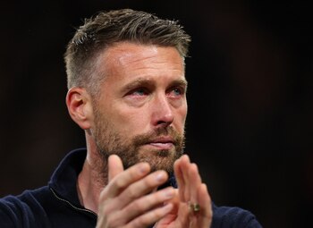 El entrenador del Luton, Rob