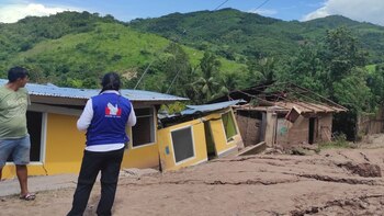 Casas destruidas por deslizamiento de tierras en centro poblado de Tarapoto. (Defensoría del Pueblo)