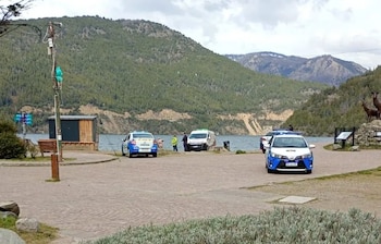 Murió una mujer tras ingresar a las aguas frías del lago Lácar en San Martín de los Andes y descompensarse
