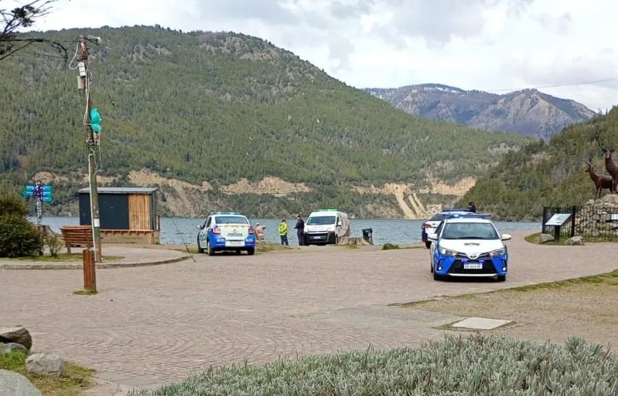 La investigación en Neuquén busca determinar por qué la mujer ingresó al lago Lácar, que en invierno registra temperaturas de entre 5 °C y 8 °C. (https://realidadsm.com/)