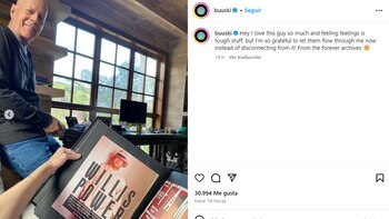 Willis se muestra sonriente mientras