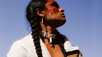 Haatepah Clearbear, el modelo indígena