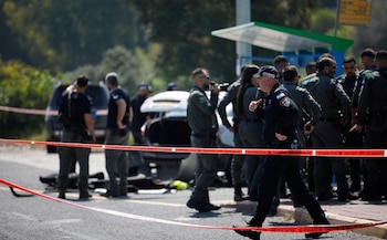 Atacante embistió con su auto