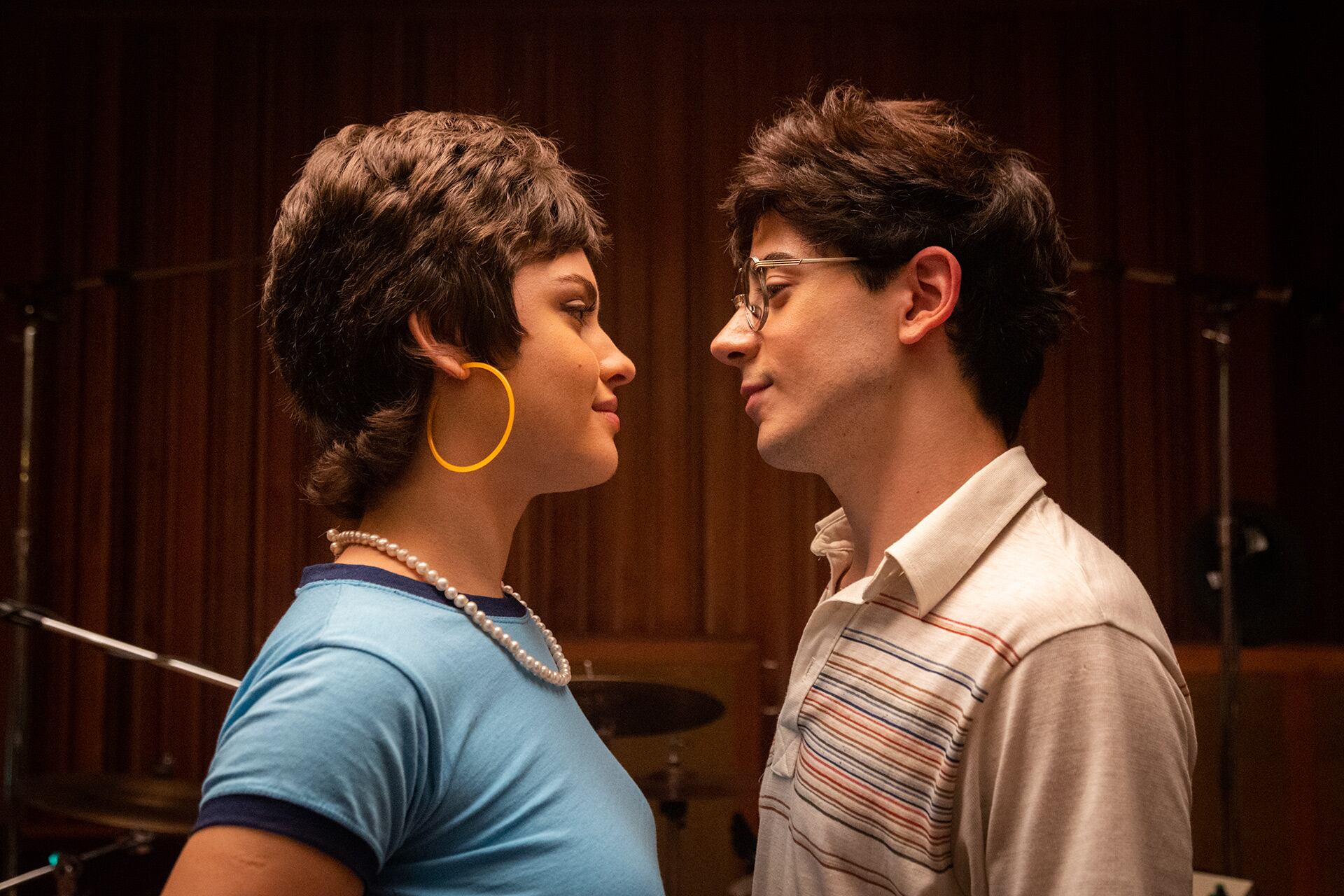 Kevsho celebra el estreno de 'La Dicha en Movimiento', su primer protagónico en cine inspirado en Los Twist y el rock nacional