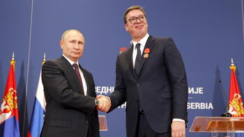 Putin y Vucic celebran las