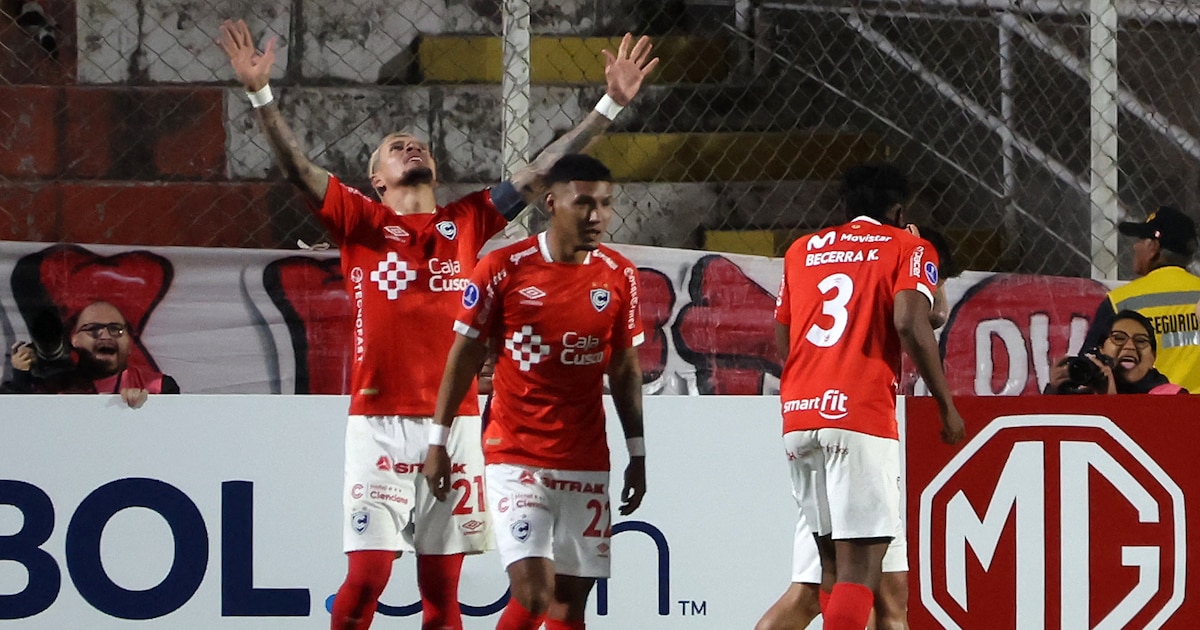 Cienciano remonta y golea 4-0 a Lanús para avanzar a octavos de la Sudamericana