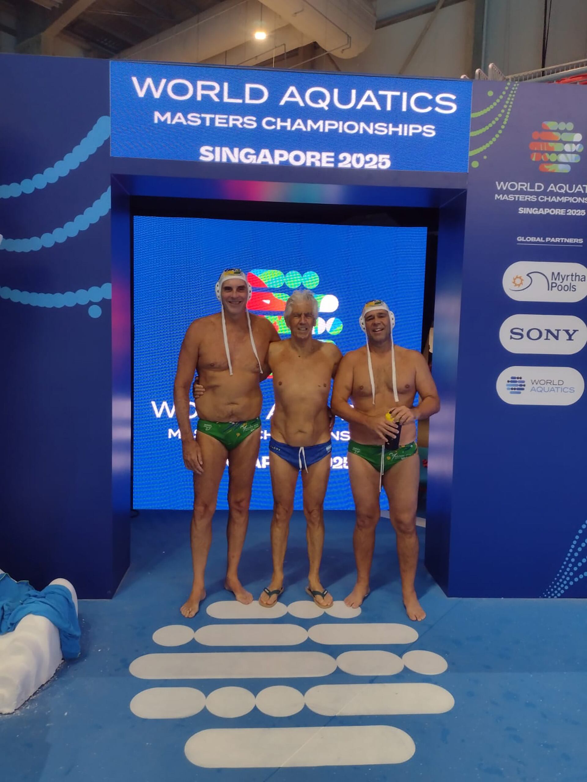 El orgullo de representar a Argentina y el legado intergeneracional en el waterpolo máster.