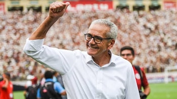 Gregorio Pérez confía en Fabián Bustos para que Universitario logre el ‘tetra’ y asegura que Alex Valera es “el mejor nueve de Perú