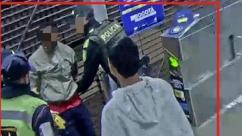 Así operaba “Uñas largas”, el escurridizo ladrón de celulares en TransMilenio que finalmente fue capturado por la Policía