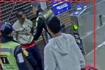 Policías encubiertos capturaron a “Uñas largas”, ladrón de celulares en TransMilenio