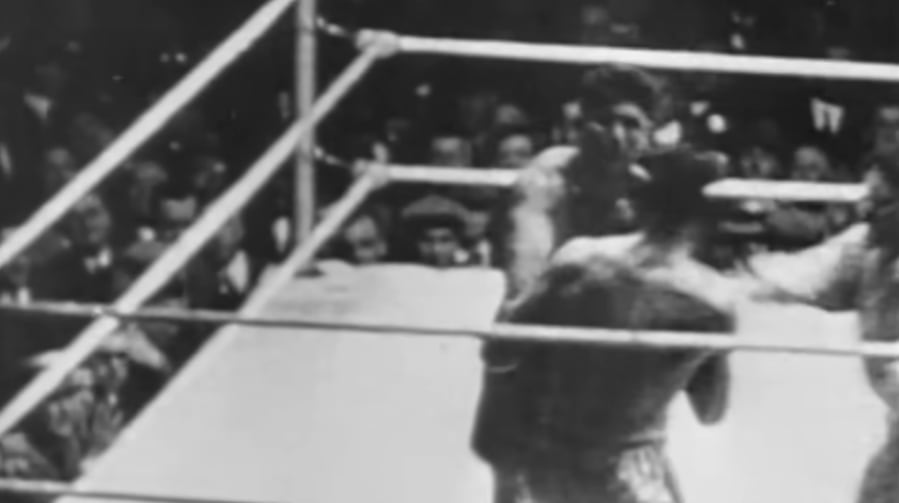 Años después del combate, Firpo le entregó a Dempsey un sobre con USD 20.000 como gesto de buena voluntad. El campeón lo aceptó sin hacer preguntas (@FightFilmsGuy)