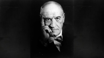 José Ortega y Gasset, filósofo español: “La vida es una serie de colisiones con el futuro; no es la suma de lo que hemos sido, sino de lo que anhelamos ser”