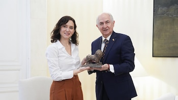 Ayuso recibe al exalcalde de