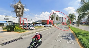 En el número 1 se ubicaba la estética de Valeria Márquez llamada Blossom en la avenida Servidor público número 1262, mientras que en el número 2 de encontraban los departamentos Real Vie Towers donde rentaba Francisco Álvarez, su ex novio, él reconoció la cercanía de las ubicaciones Foto: Maps
