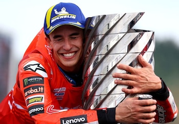 El piloto español Marc Márquez, celebra la victoria en el Campeonato del Mundo de MotoGP. (REUTERS/Kim Kyung-Hoon)