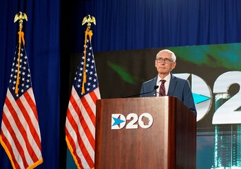 Tony Evers, gobernador demócrata del