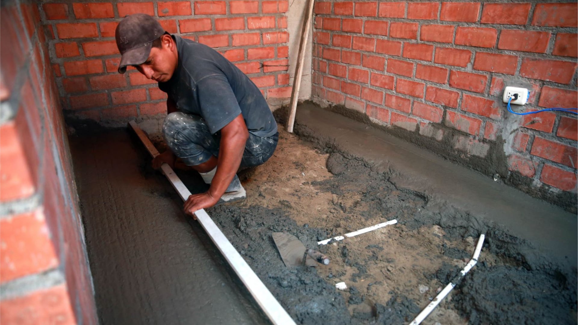 El proyecto alcanza a familias que construyan desde cero, propietarios que amplíen su vivienda y desarrolladores de edificios residenciales, siempre que al menos el 70% de la superficie esté destinada a vivienda. (Agenncia Andina)