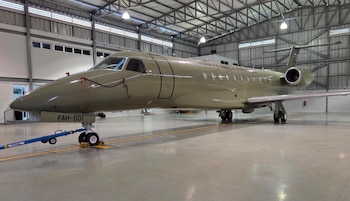 Autoridades aseguran que buscan concretar la venta del avión presidencial hondureño. (FOTO: La Prensa)