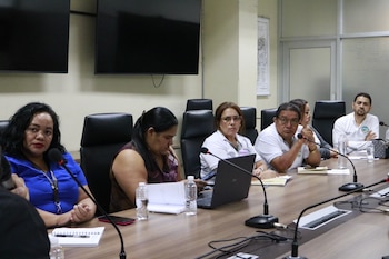 La ANEEAH entrega a la Secretaría de Salud un listado de 23 auxiliares de enfermería para su reintegro.