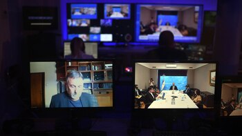 El senador Carlos Caserio preside