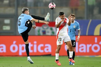 Edison Flores (d) de Perú